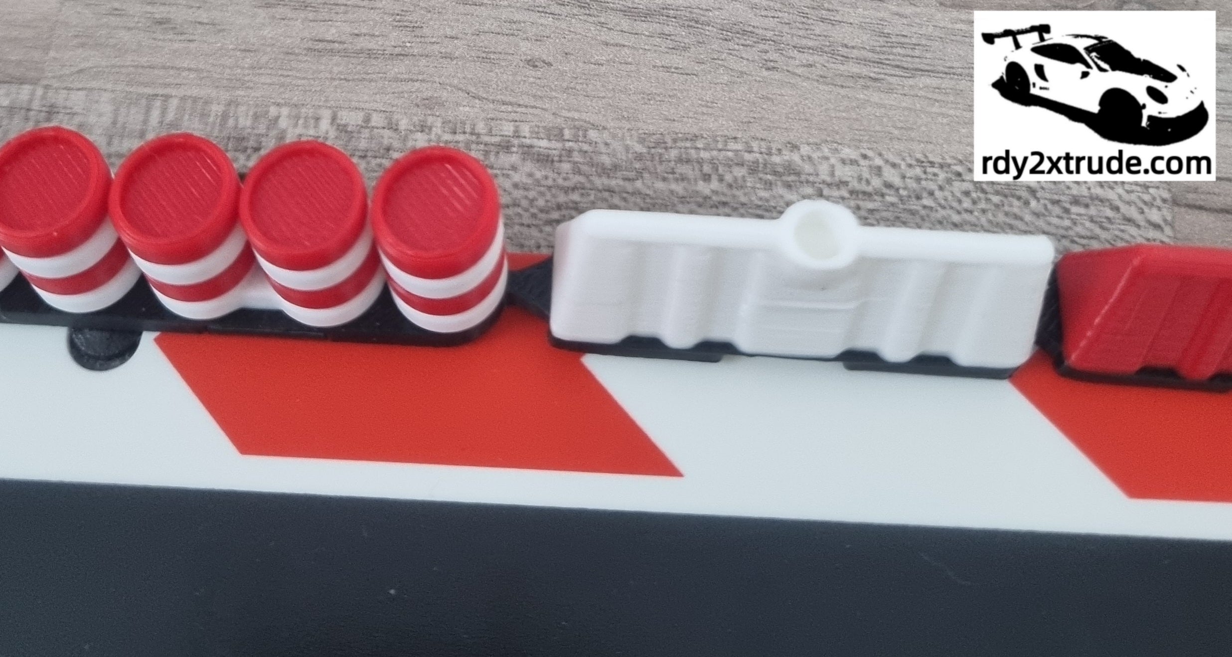 Fahrbahnbegrenzung Barrier2xtrude - verschiedene Ausführungen